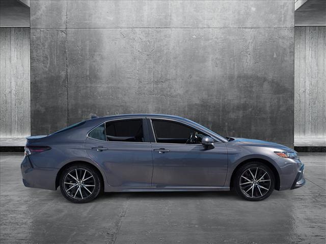 2021 toyota camry se