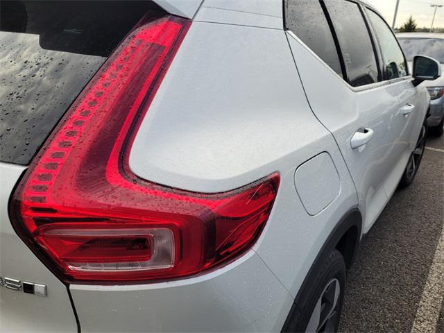 2023 volvo xc40 plus bright theme