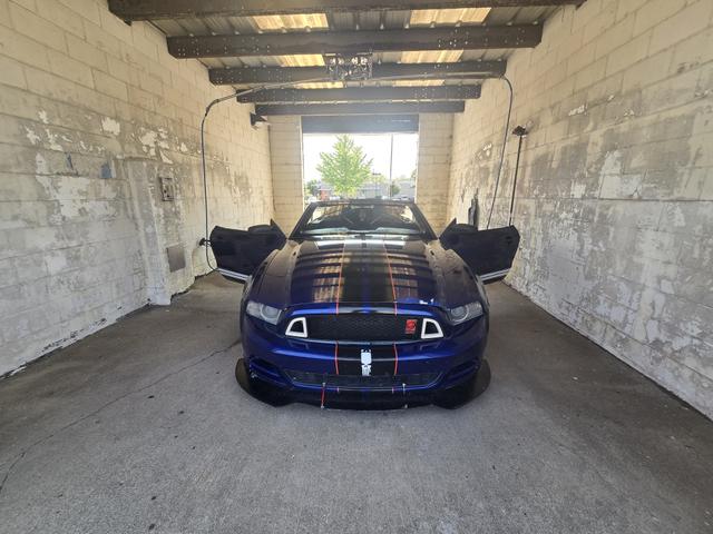 2013 ford mustang v6