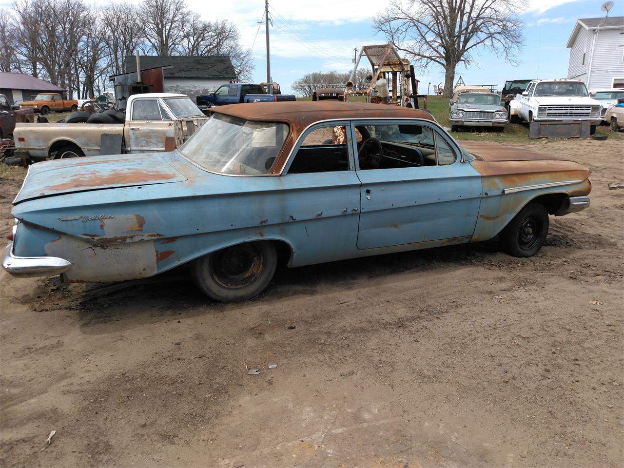 1961 chevrolet 2-dr sedan