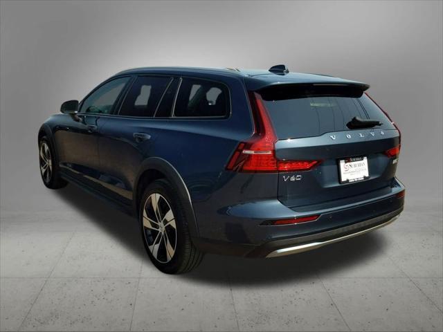 2023 volvo v60 cross country b5 plus