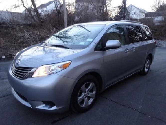 2013 toyota sienna le v6 3.5l in medley, fl