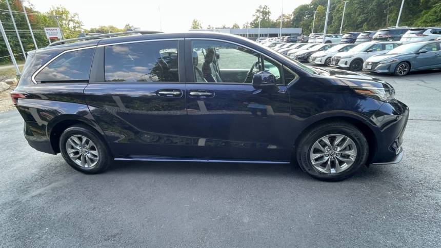 2022 toyota sienna xle 7-passenger