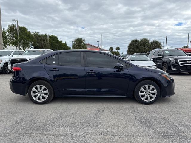 2022 toyota corolla le