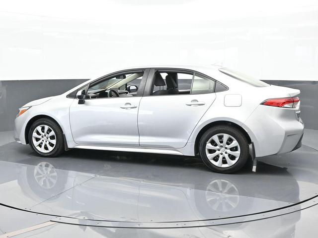 2023 toyota corolla hybrid le