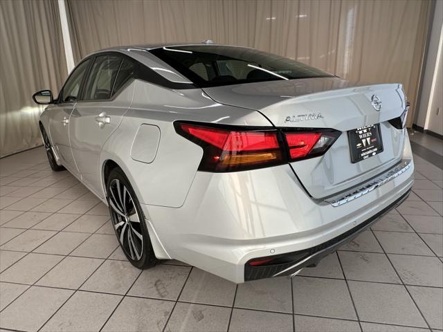2022 nissan altima sr fwd