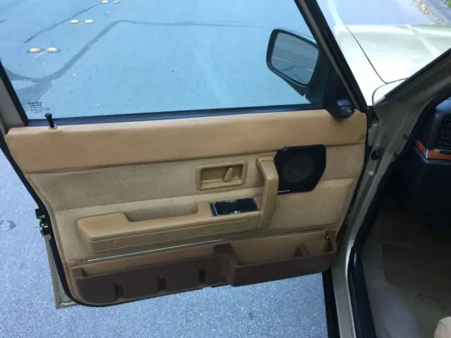 1992 volvo 240 base sedan 4-door 2.3l