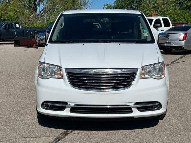 2015 chrysler town & country touring-l in howell, michigan