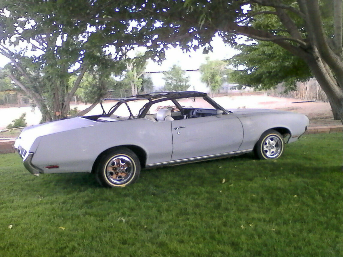 1972 cutlass supreme convertible. factory a/c 350cu rocket v8 with 4 barrel carb