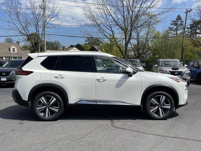 2023 nissan rogue sl in hempstead, new york