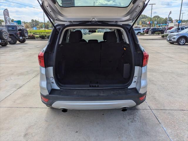 2019 ford escape se