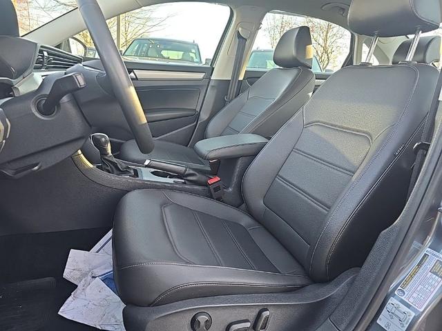 2022 volkswagen passat 2.0t se