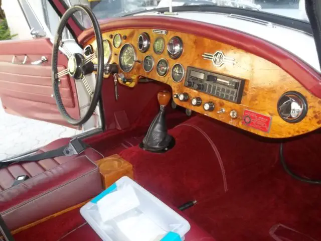 1959 mga coupe:very good condition, a/c included, mgb (5) engine