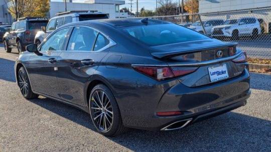2025 Lexus se