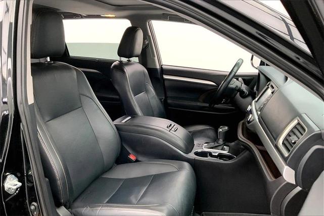2019 toyota highlander se