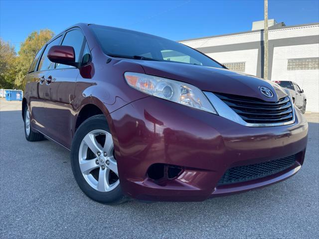 2014 toyota sienna le