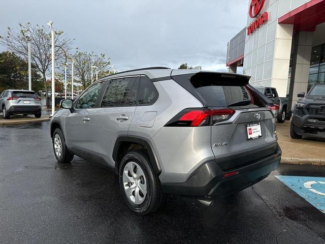 2021 toyota rav4 le