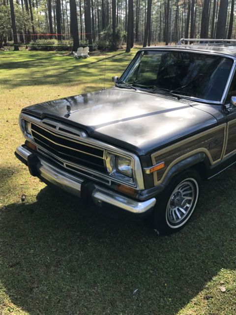 1989 jeep grand wagoneer "woody"