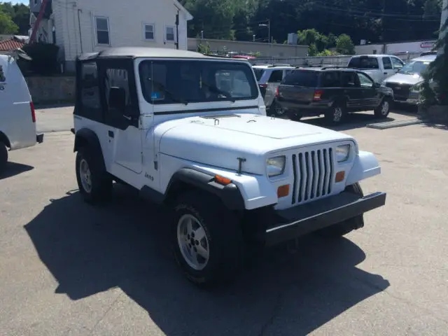 94 white jeep wrangler super clean southern jeep no rust! new top low miles!