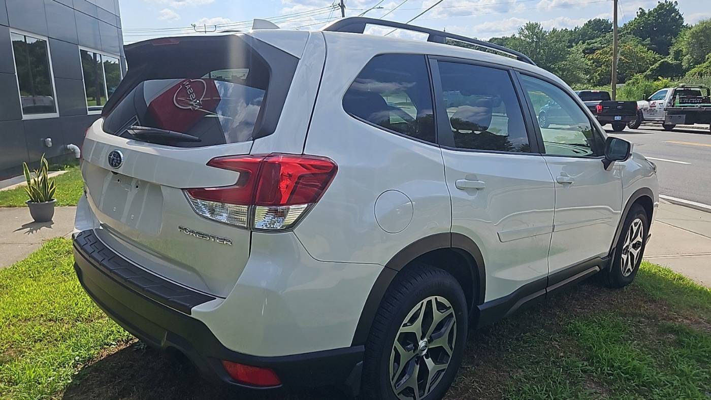2019 subaru forester premium