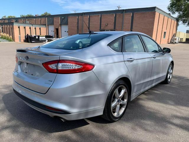 2016 ford fusion se