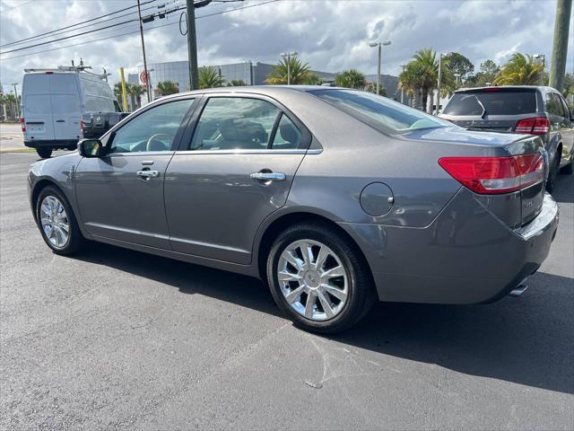 2011 lincoln mkz base
