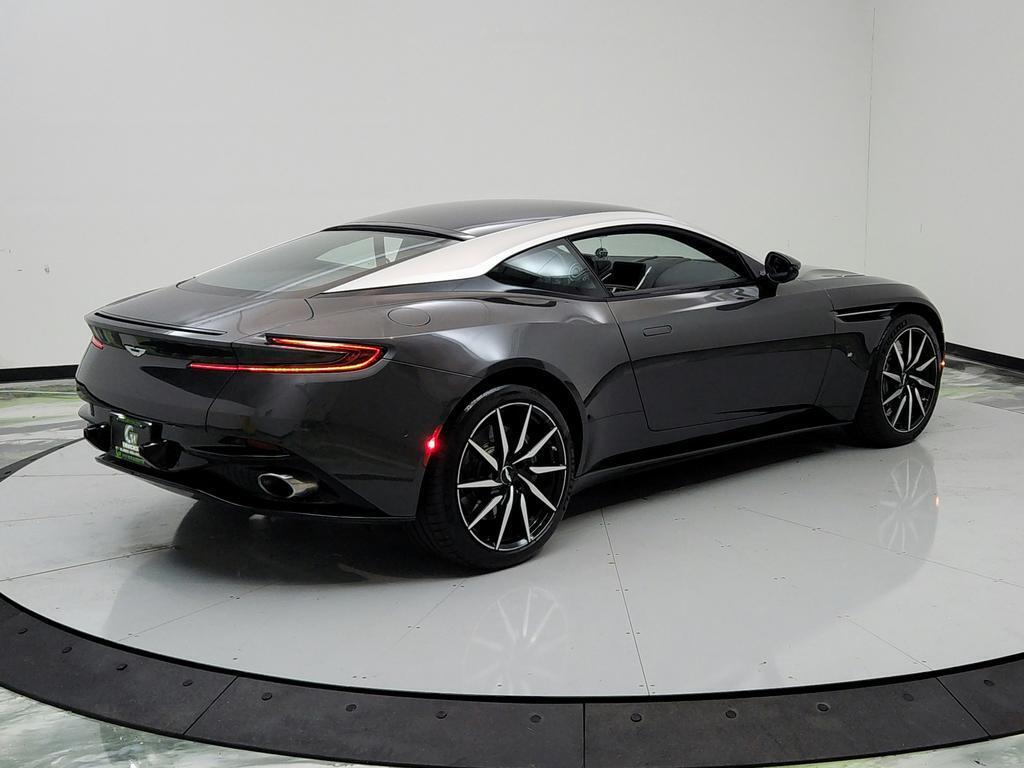 2017 aston martin db11