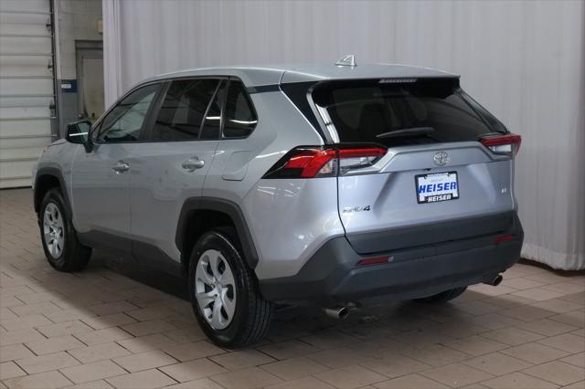 2022 toyota rav4 le