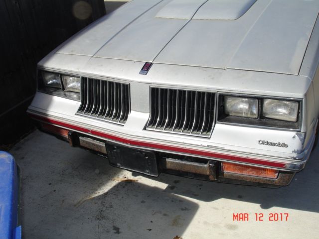 1984 olds hurst