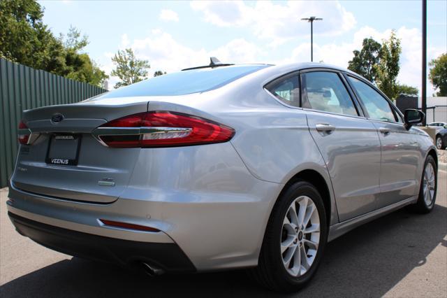 2020 ford fusion se