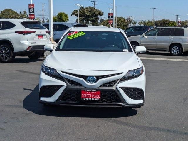 2022 toyota camry hybrid se