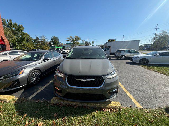 2022 chrysler pacifica touring l