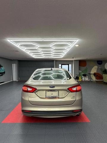 2016 ford fusion se