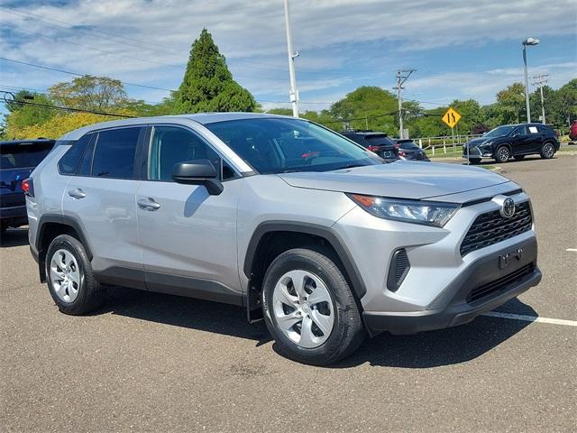 2022 toyota rav4 le