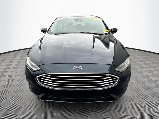 2020 ford fusion se