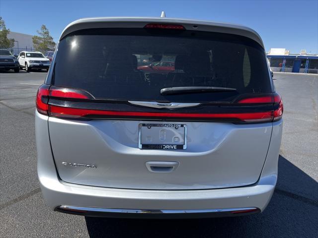 2022 chrysler pacifica touring l