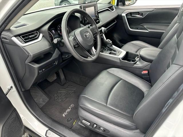 2022 toyota rav4 xle premium