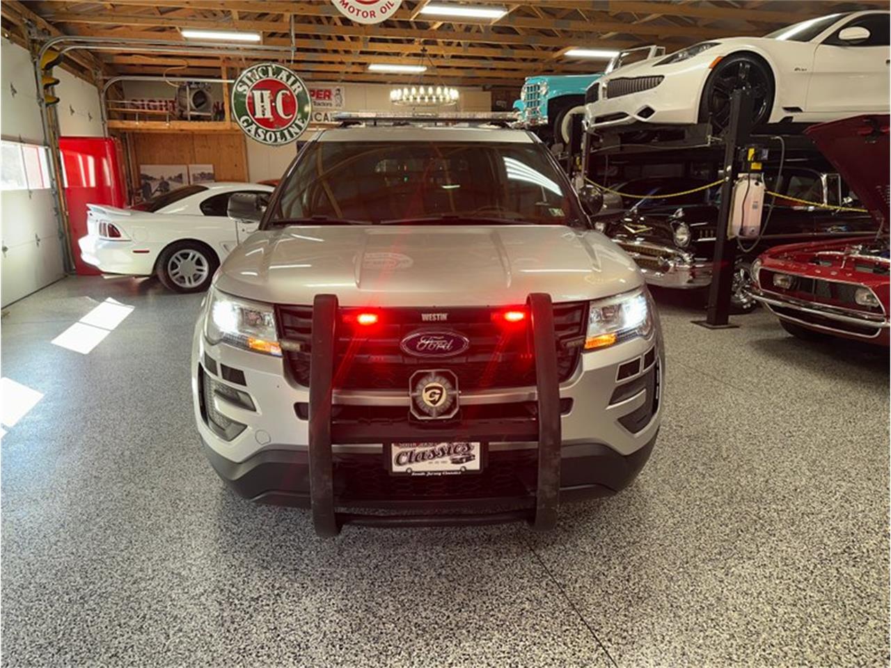 2018 ford police car