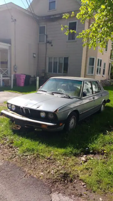 1986 535i former daily driver. transmission problem took it off the road