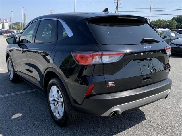 2020 ford escape se