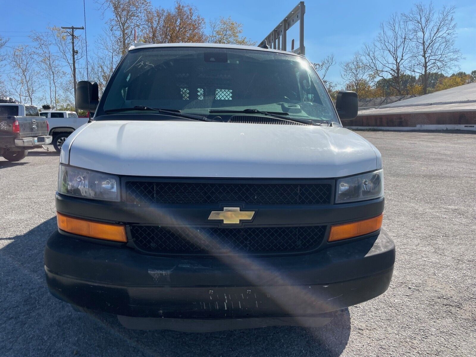 2019 chevrolet express 3500 cargo van 6.0 auto barkow glass rack