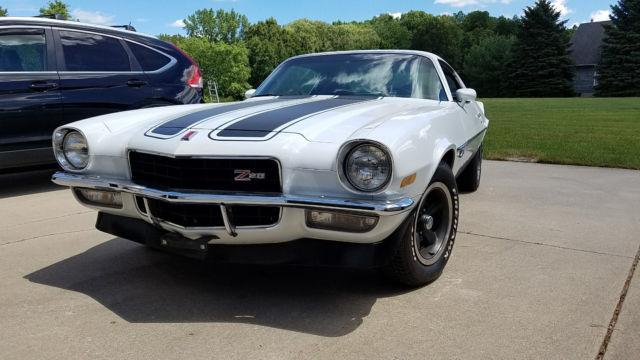 72 camaro z28 # matching 350ci v8, 4bbl holley, auto th400, pb