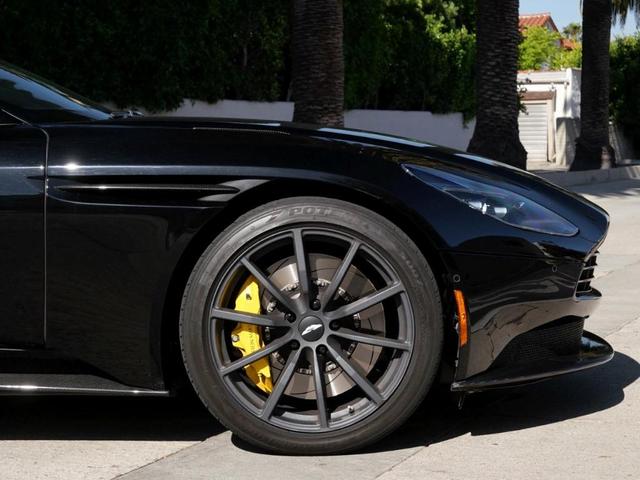 2023 aston martin db11 v12