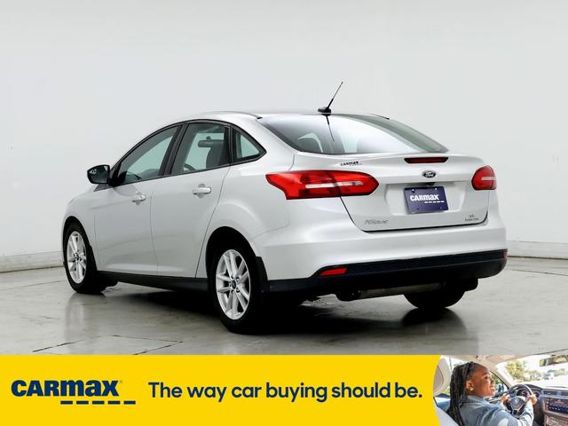 2016 ford focus se