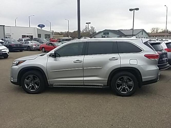 2017 toyota highlander limited awd limited 4dr suv for sale in ames, south dakota