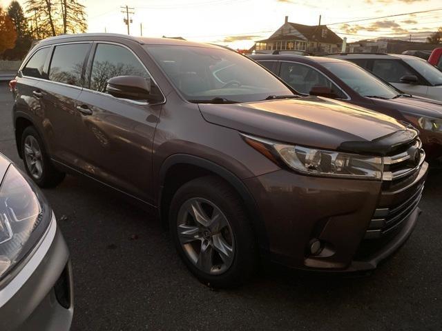 2017 toyota highlander limited