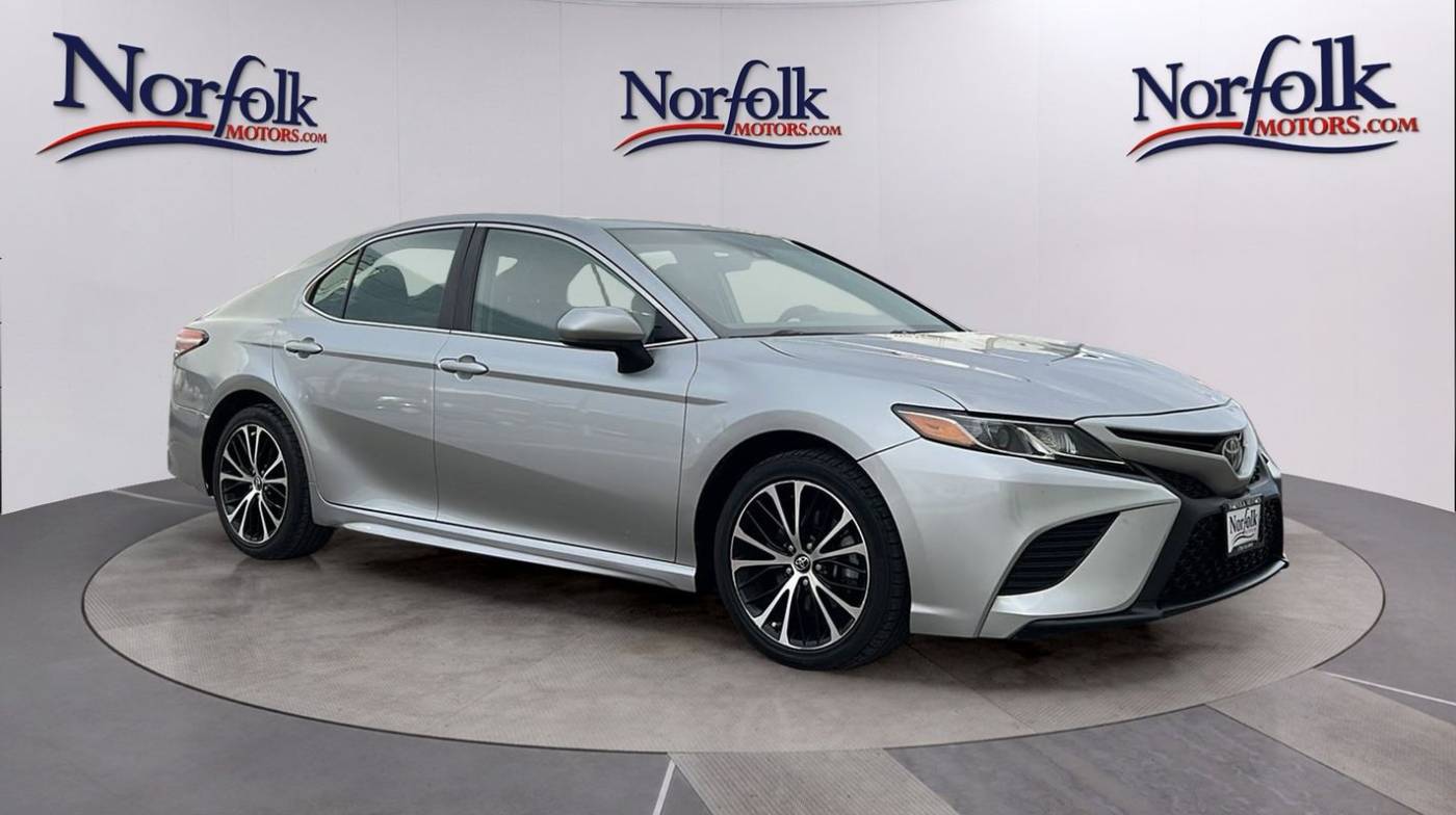 2020 toyota camry se