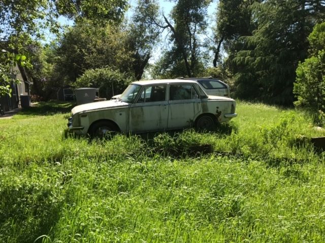 1969 toyota corona 4 door. manual transmission and original ac