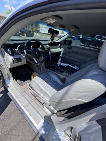 2006 ford mustang base