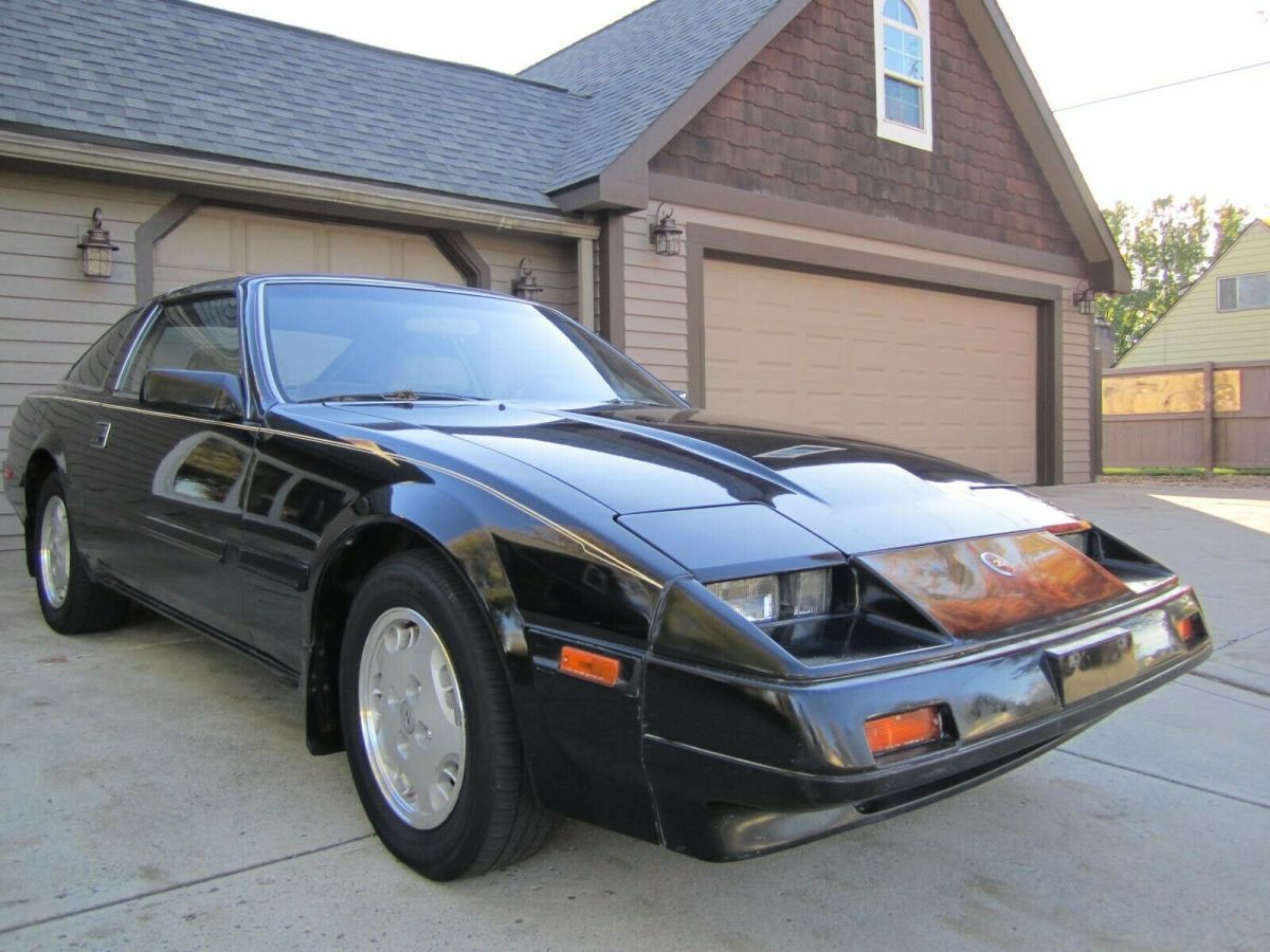 3 owners-excellent condition, no rust or dents, all original, runs like new